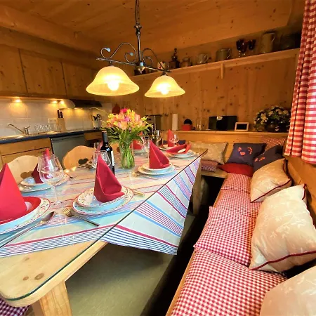 Chalet Uriges Auf Ueber 1250m +dampfbad +netflix!