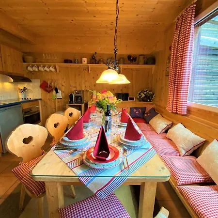 Uriges Auf über 1250m +dampfbad +netflix! Chalet